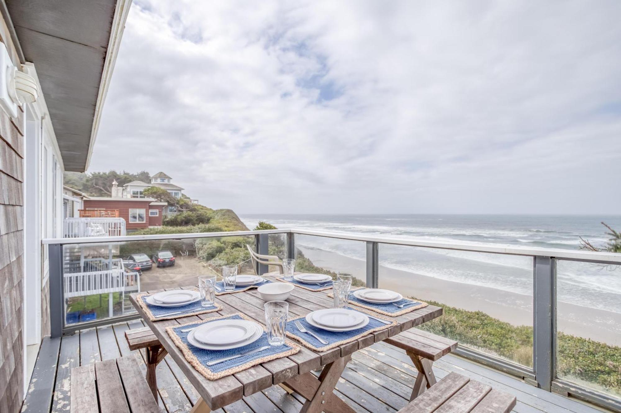 Above The Beach Lincoln City Exteriör bild